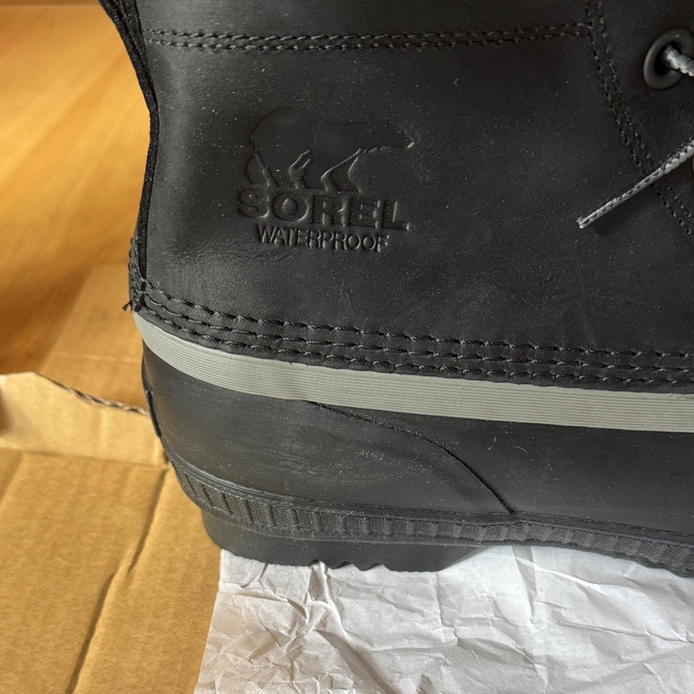 Sorel Men's new size 9.5 Cheyanne II Black and Gray Waterproof Boots duck - Picture 3 of 10